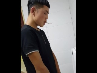 Chinese Pissing Guys Spy