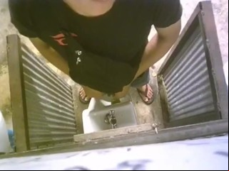Spy Str8 Pissing